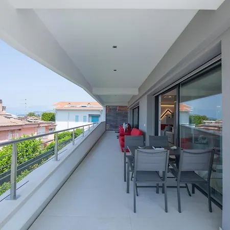 Magic Luxury Μπαρντολίνο